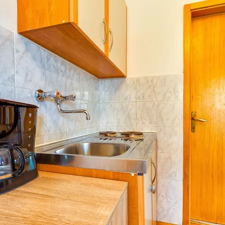 Studioapartment Meri 4 By Interhome Appartement