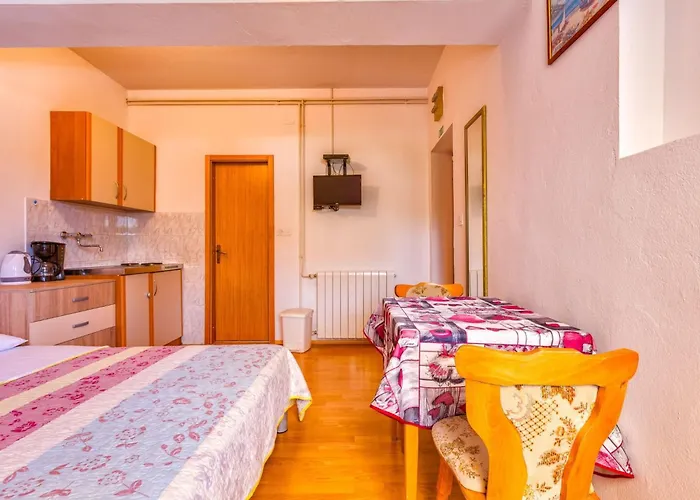 Studioapartment Meri 4 By Interhome Apartamento Mali Lošinj