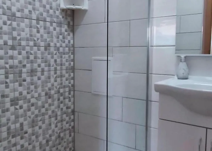 Apartamento Studioapartment Meri 4 By Interhome