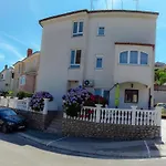 Studioapartment Meri 4 By Interhome Appartamento