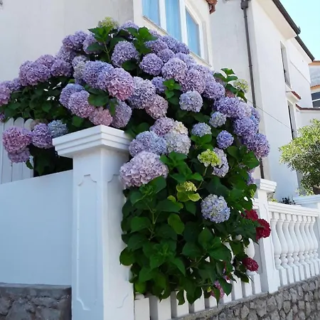 Appartement Studioapartment Meri 4 By Interhome