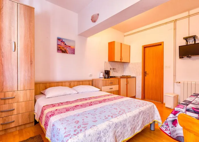 Studioapartment Meri 4 By Interhome Appartement